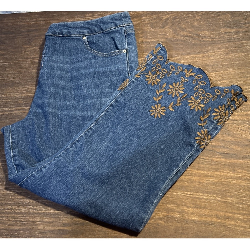 The Pioneer Woman Sz XL 16/18 Embroidered Scallop Hem Pull On Jeans Cropped